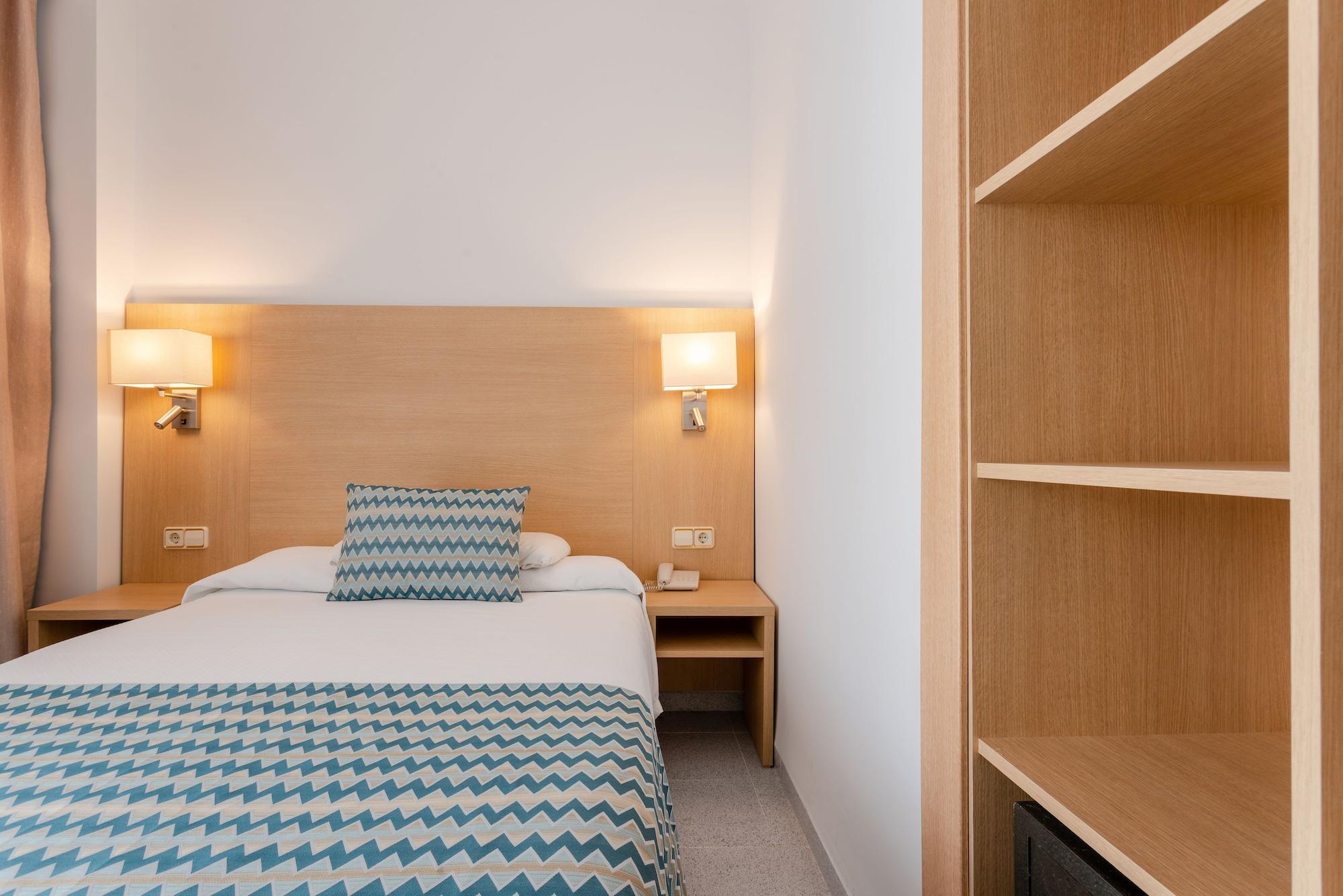 Hotel Riutort Ел Аренал Екстериор снимка