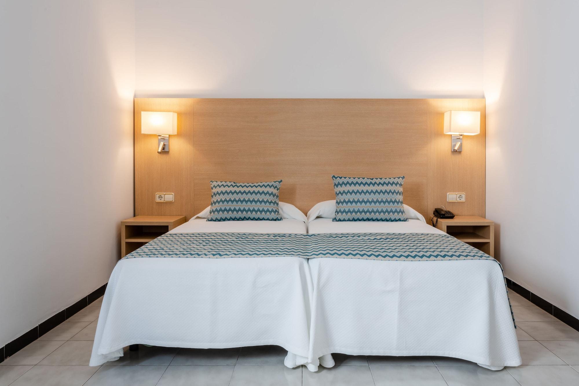 Hotel Riutort Ел Аренал Екстериор снимка