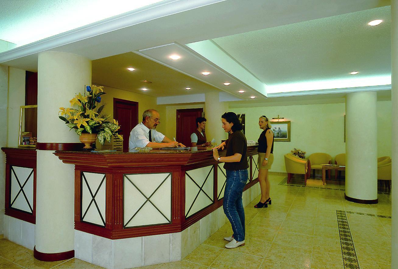 Hotel Riutort Ел Аренал Екстериор снимка